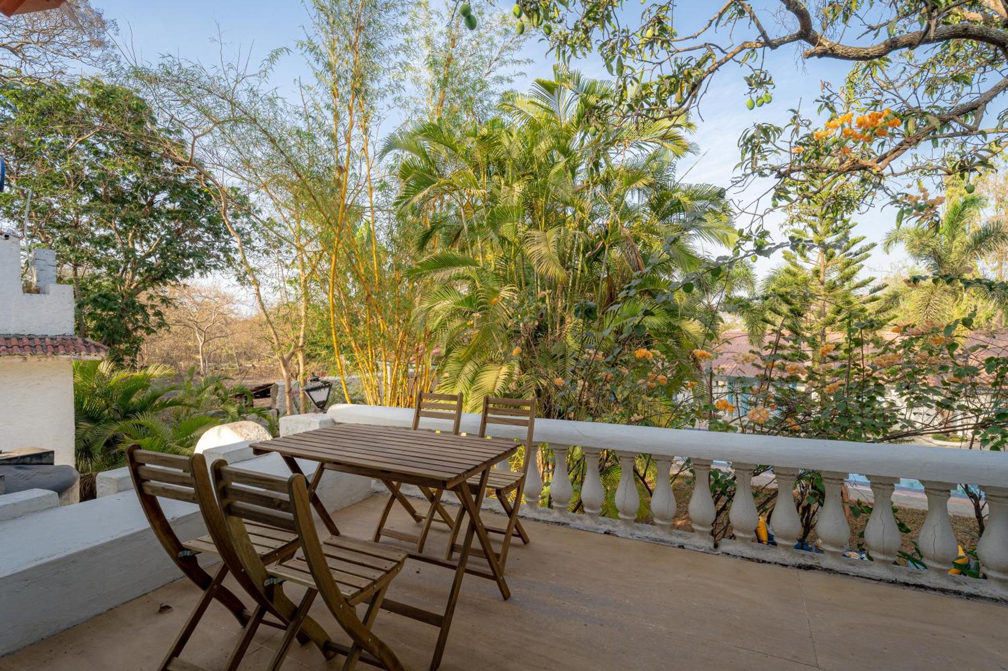 Lohonostays Villa Santorini Alibag Bagian luar foto