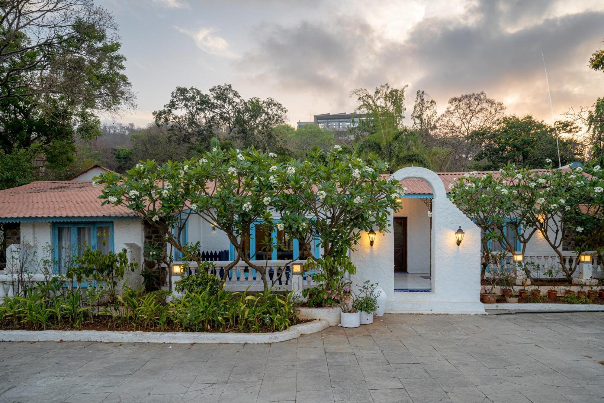 Lohonostays Villa Santorini Alibag Bagian luar foto